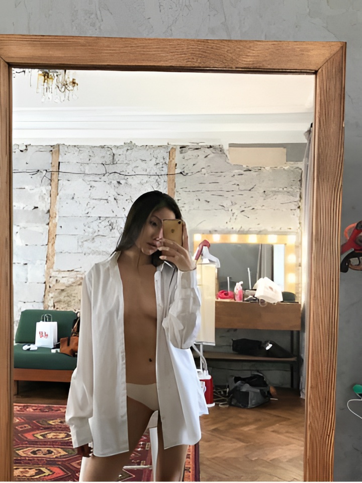 Алиса привлекальеная девушка из Ватутинок цена от 5000 руб