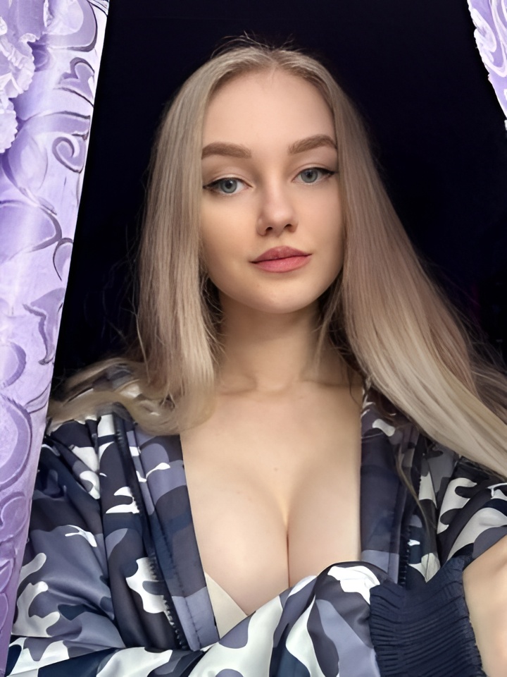 Эрика привлекальеная девушка из Ватутинок цена от 2500 руб