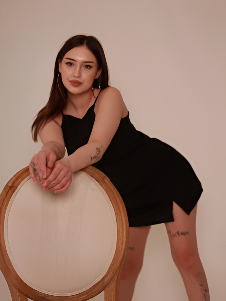 Илона привлекальеная девушка из Ватутинок цена от 1500 руб