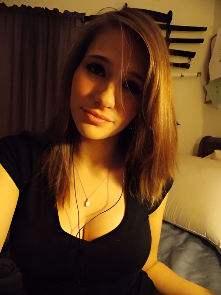 Сабина привлекальеная девушка из Ватутинок цена от 2000 руб