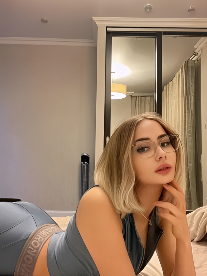 Стелла привлекальеная девушка из Ватутинок цена от 3000 руб