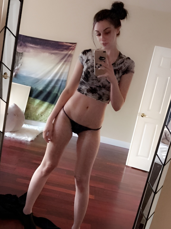 Василиса привлекальеная девушка из Ватутинок цена от 10000 руб