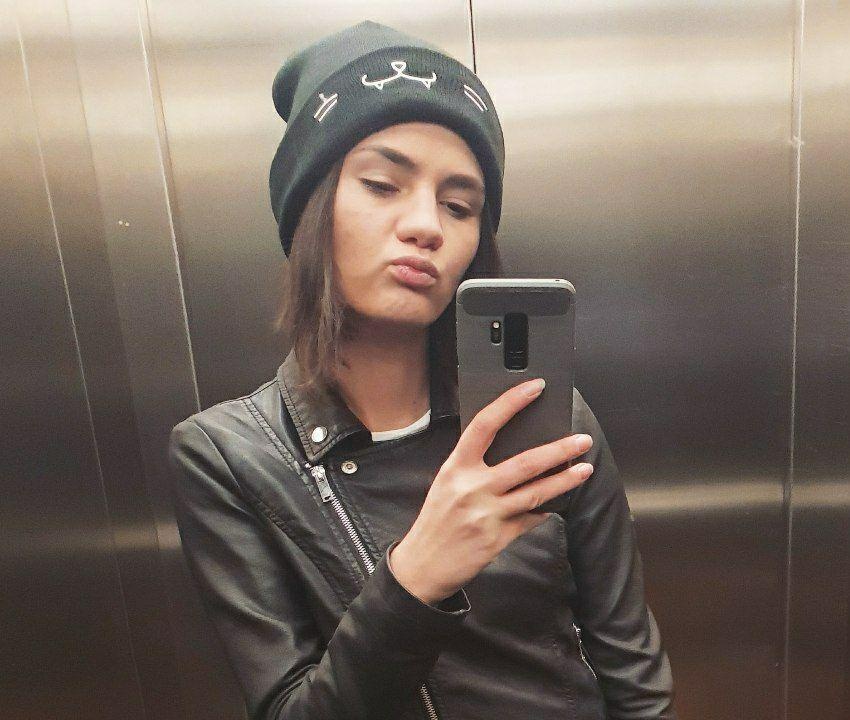 Анфиса привлекальеная девушка из Ватутинок цена от 3500 руб