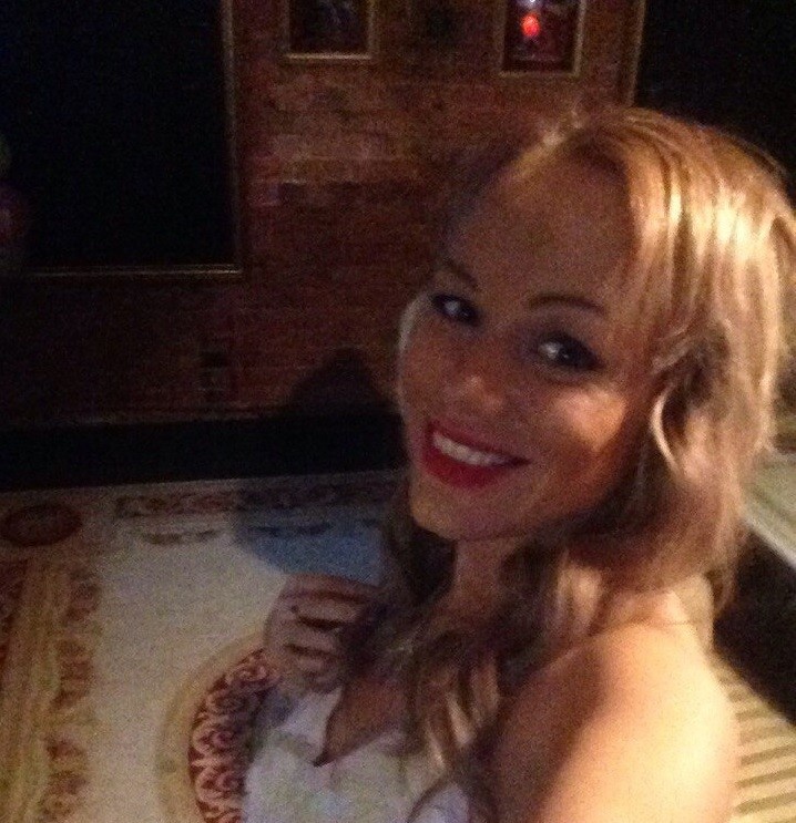 Дана привлекальеная девушка из Ватутинок цена от 3500 руб