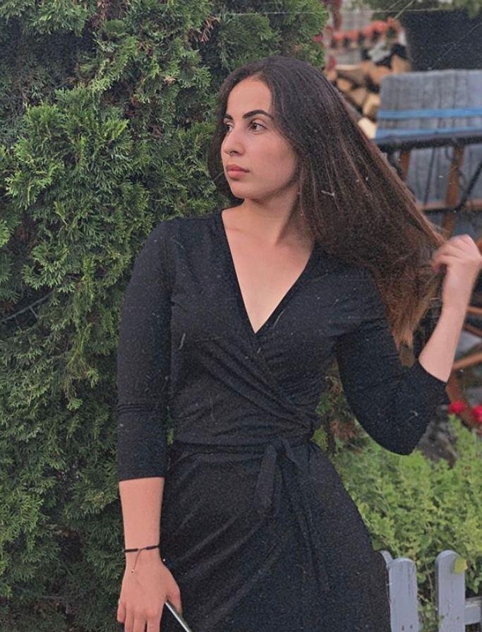 🎥 Нина привлекальеная девушка из Ватутинок цена от 5000 руб