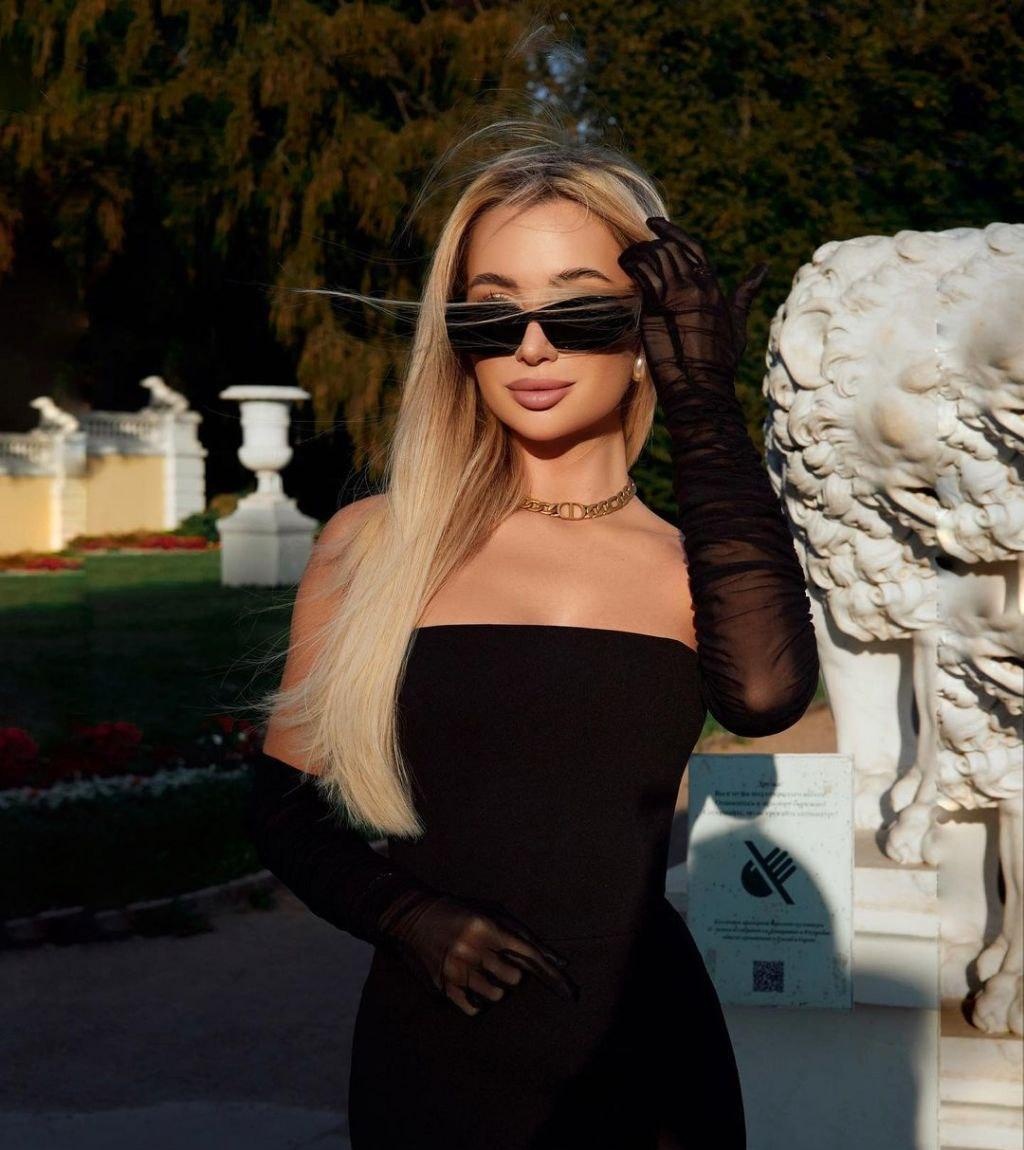 Юлия привлекальеная девушка из Ватутинок цена от 4000 руб