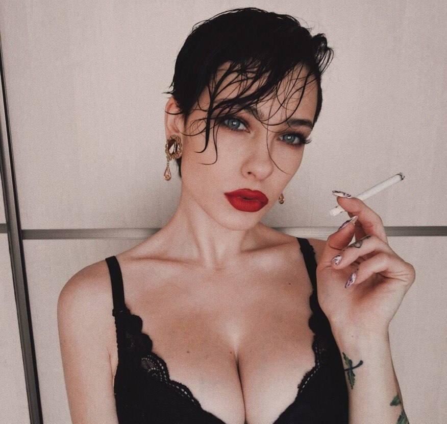 Александра привлекальеная девушка из Ватутинок цена от 6000 руб