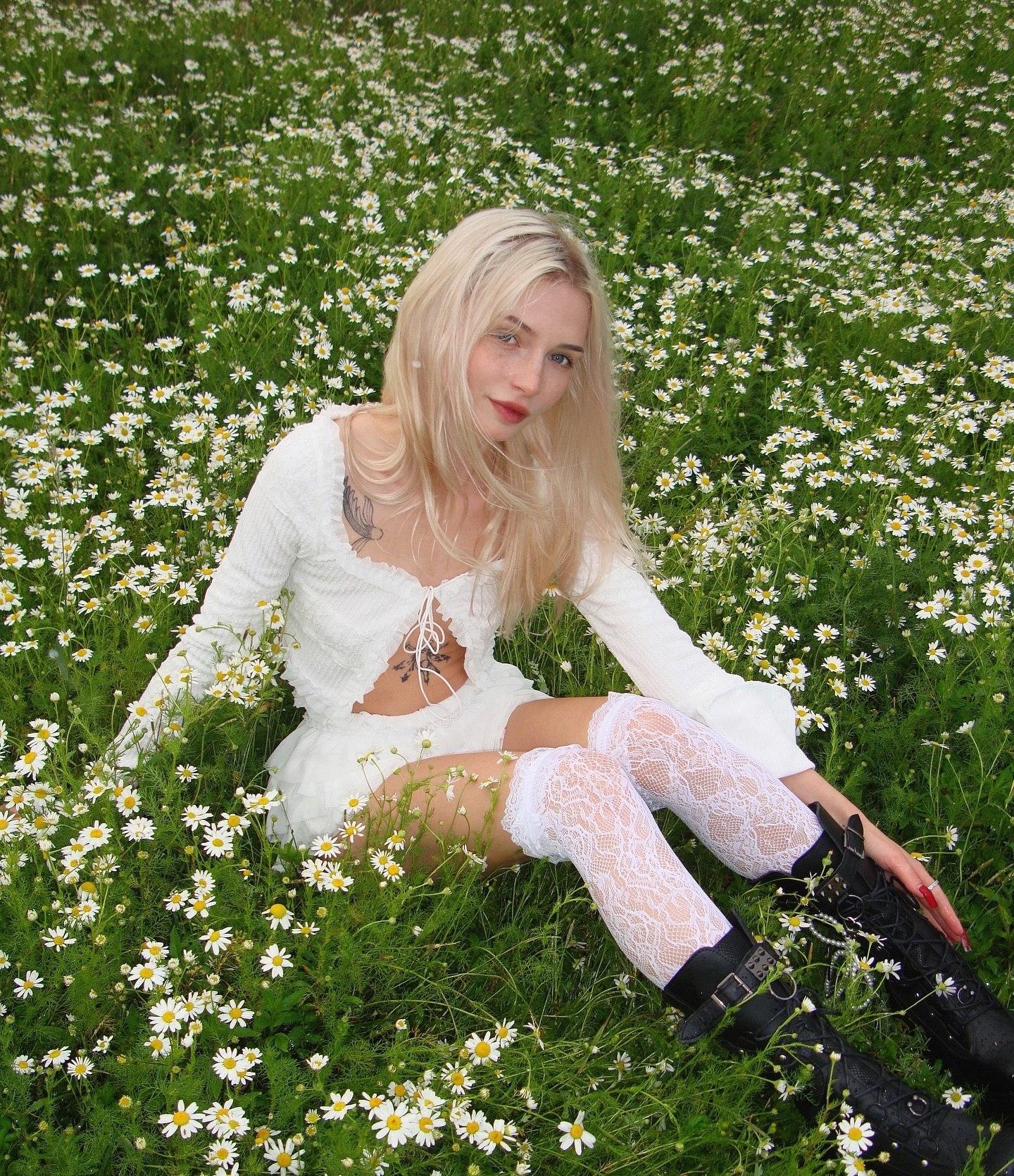 Ханна привлекательная девушка из Ватутинок цена от 7000 руб