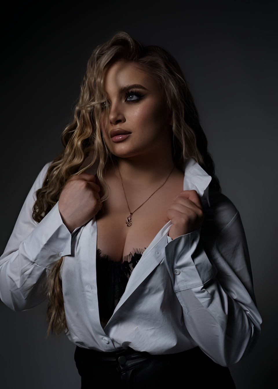 Алиса привлекательная девушка из Ватутинок цена от 6000 руб