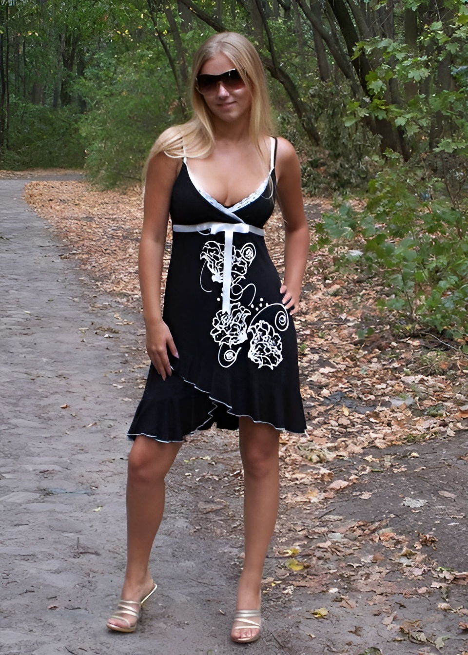 Марина привлекательная девушка из Ватутинок цена от 3500 руб