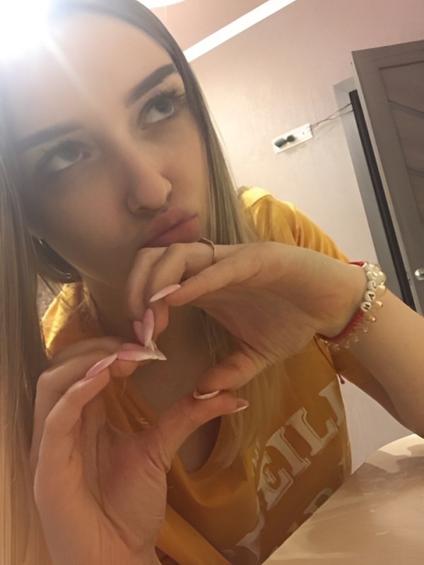 Анечка привлекательная девушка из Ватутинок цена от 10000 руб