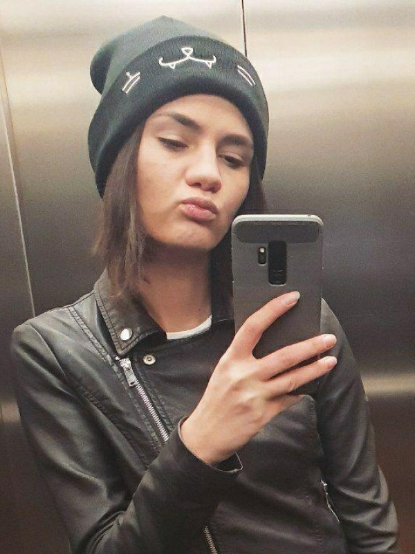 Анфиса привлекательная девушка из Ватутинок цена от 3500 руб