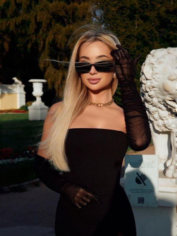 Юлия привлекательная девушка из Ватутинок цена от 4000 руб