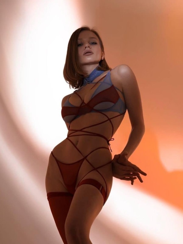 Валерия привлекательная девушка из Ватутинок цена от 5000 руб